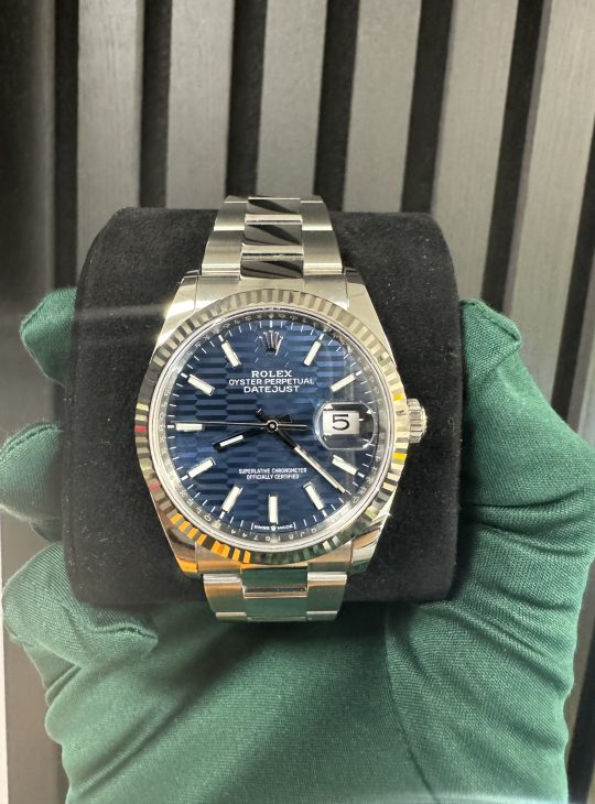 Rolex Submariner: The Ultimate Guide
