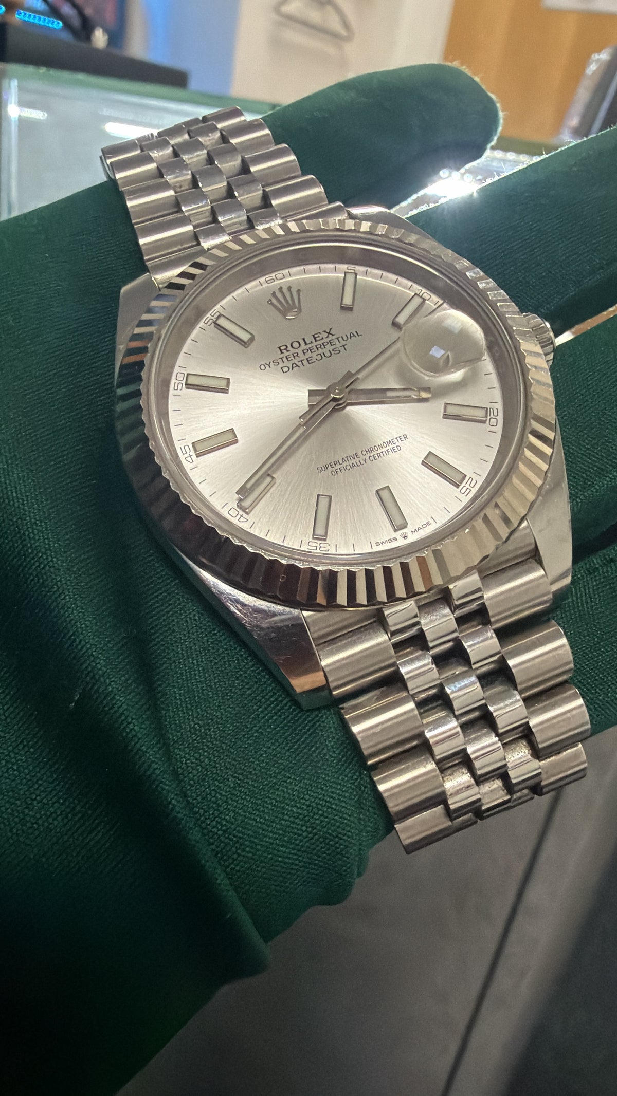 Rolex Datejust 41mm Full Set 126334, silver baton dial, jubilee bracelet, 2023