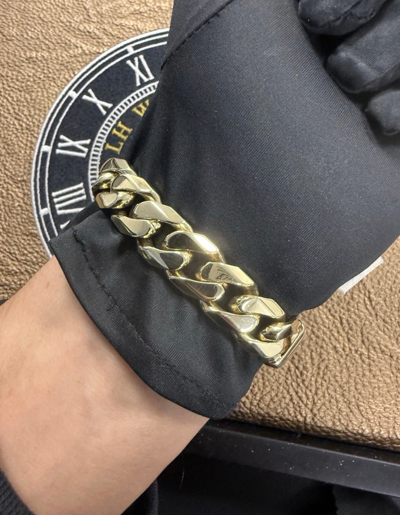 9ct Solid Gold Curb Heavy Bracelet - LH Watch Trade - 86.2g