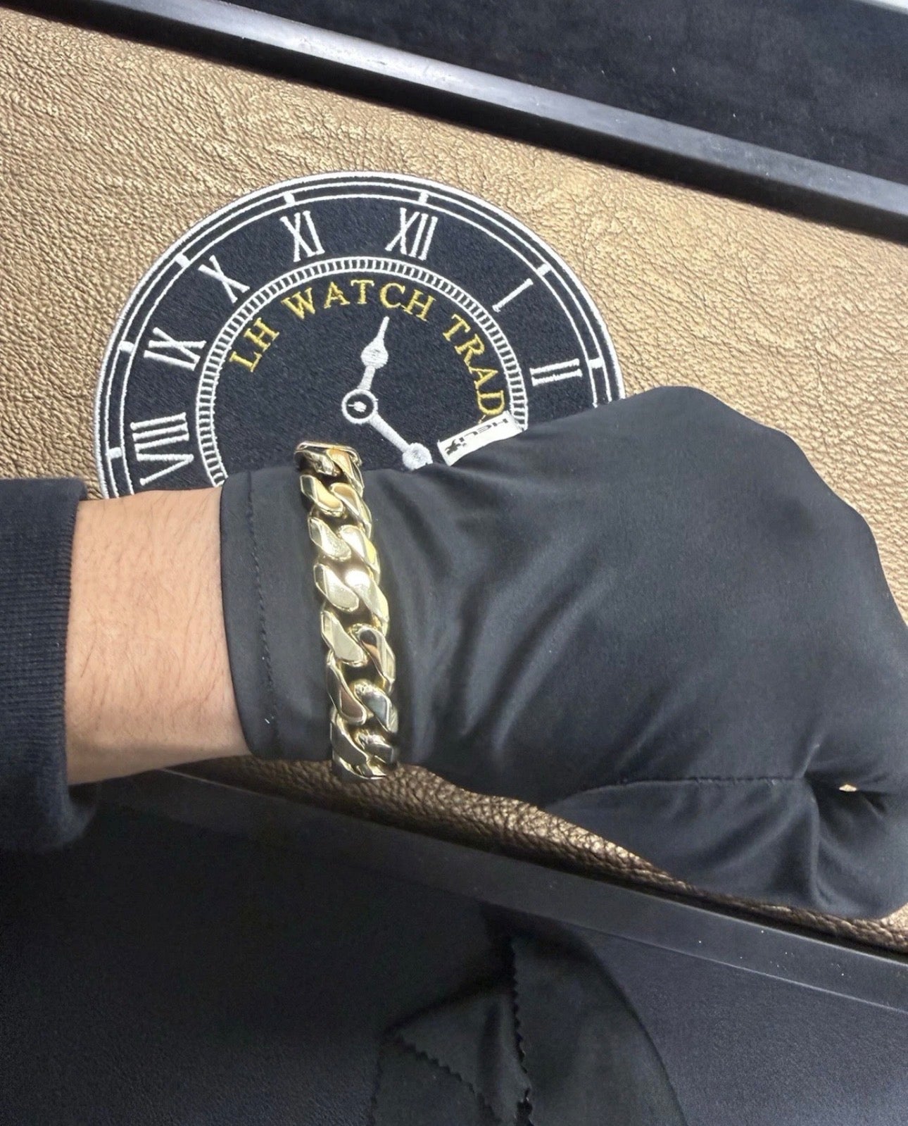 9ct Solid Gold Curb Heavy Bracelet - LH Watch Trade - 86.2g