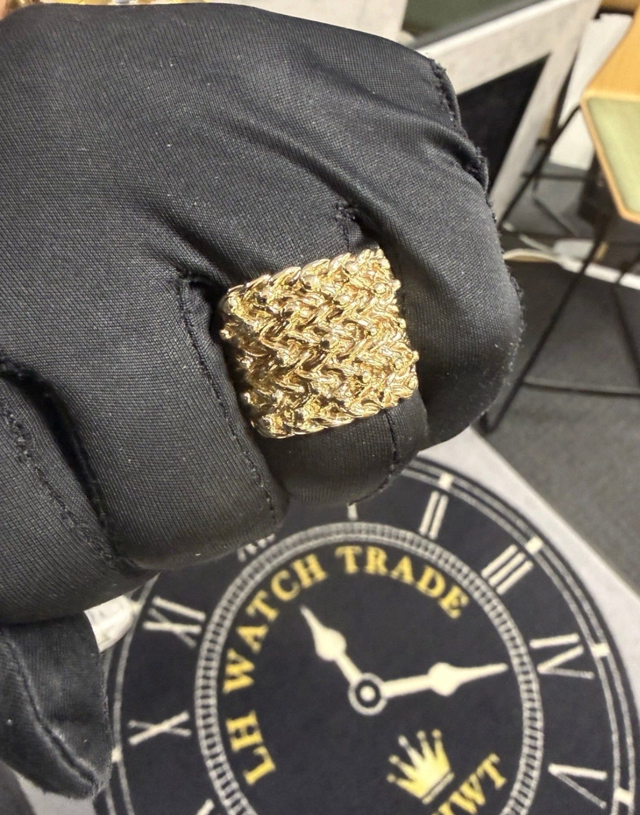 9ct Gold Keeper Ring Men’s Jewellery Hallmarked - 600 On Collection