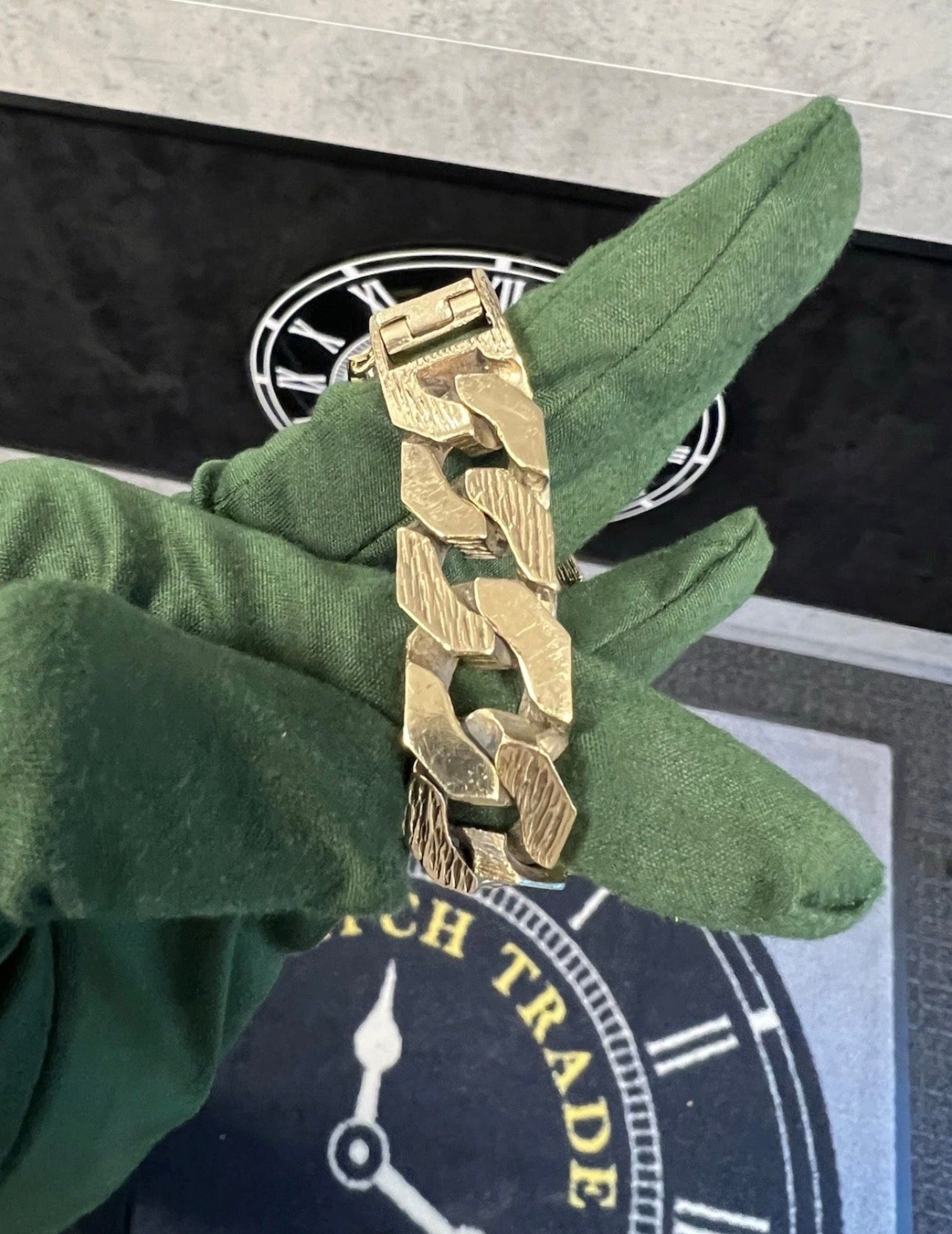 Men’s Heavy Curb ID Bracelet 9ct Solid Gold Lh Watch Trade
