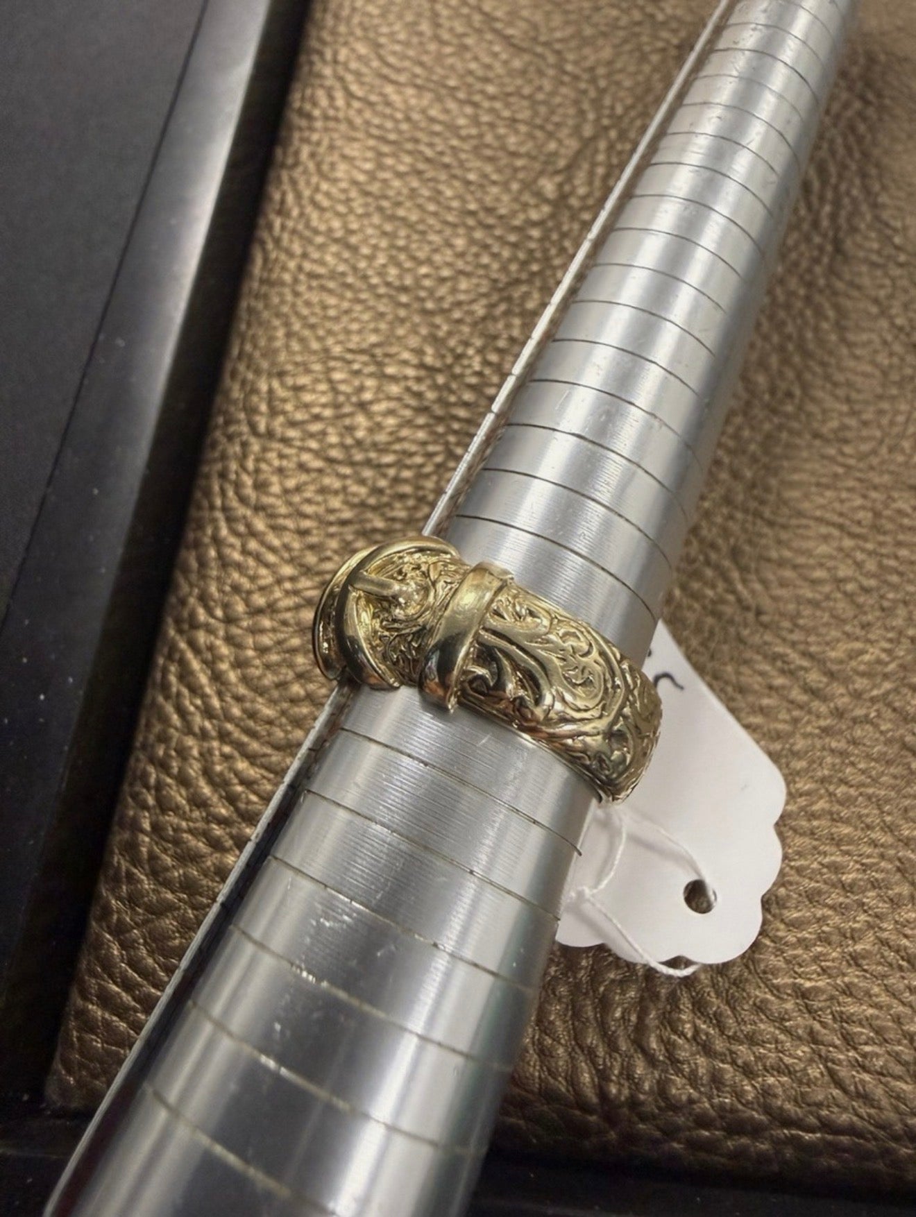 9ct Gold Buckle Ring - Beautiful Attention To Detail Hallmarked Size Z - 14.3g