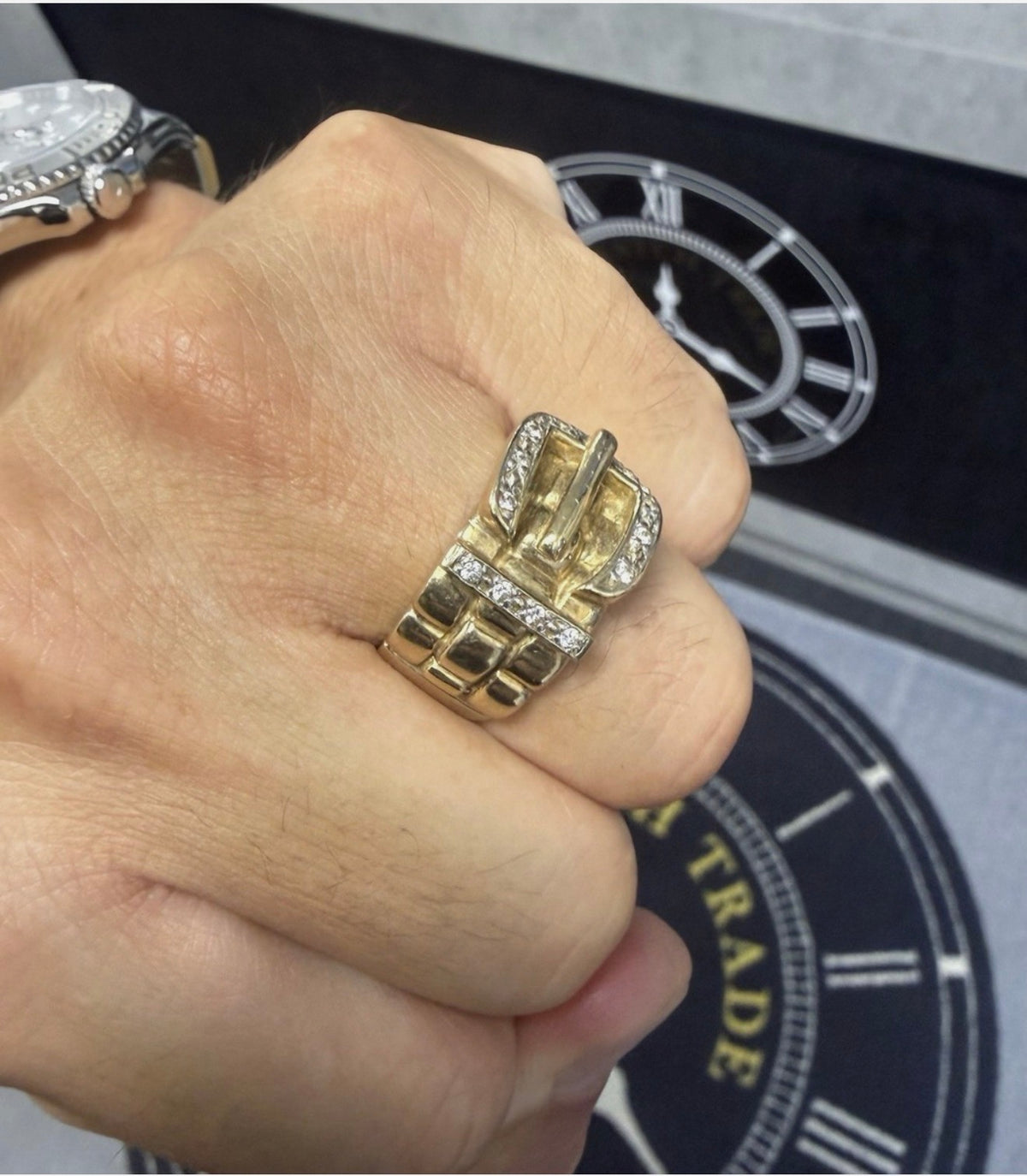 9ct Yellow Gold & Diamond Buckle Design Gents Chunky Heavy Ring Mens Hallmarked