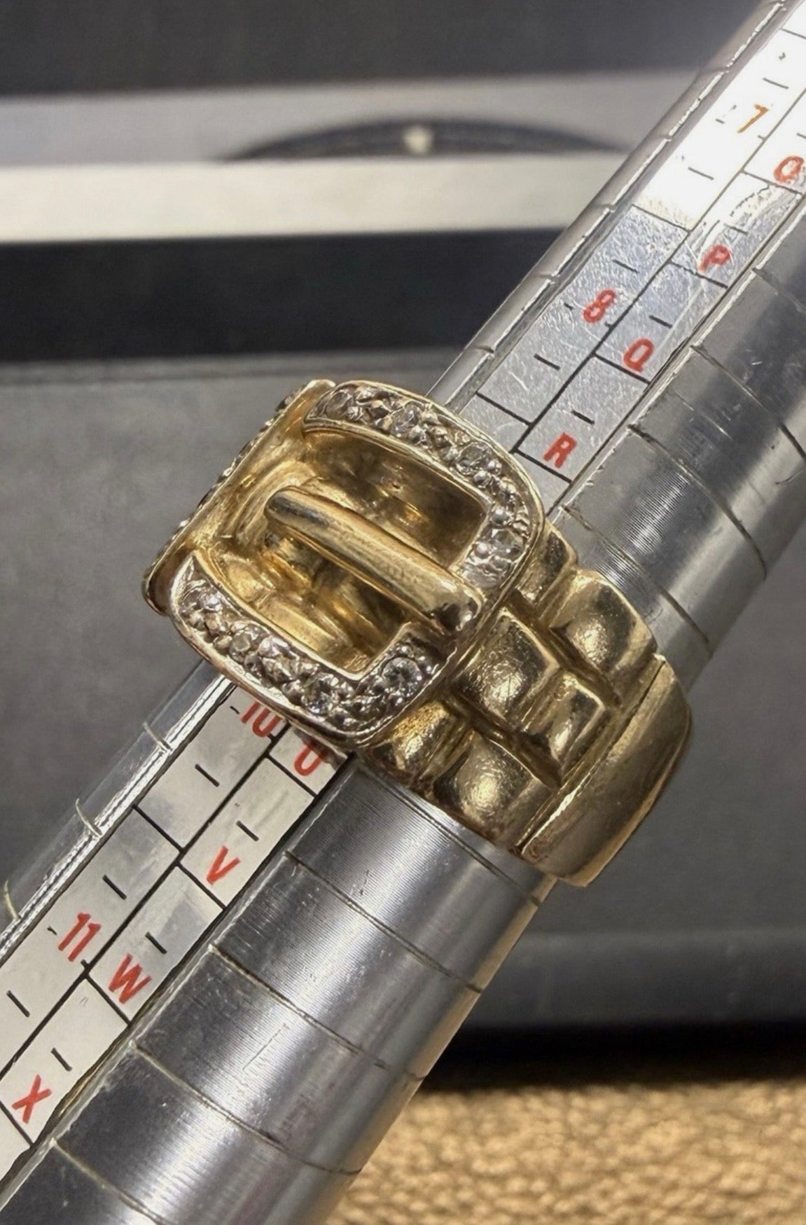 9ct Yellow Gold & Diamond Buckle Design Gents Chunky Heavy Ring Mens Hallmarked