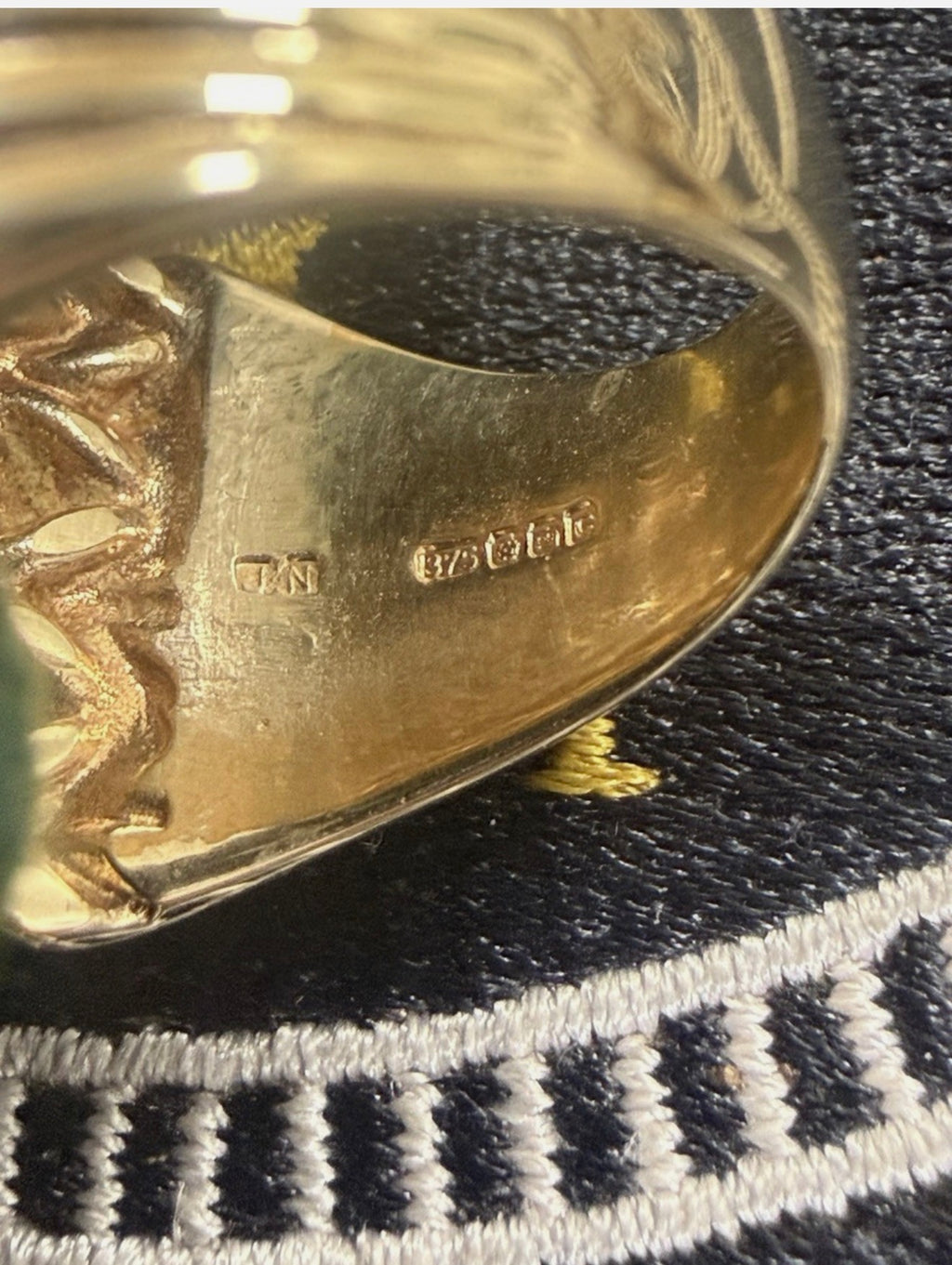 keeper ring 9ct gold
